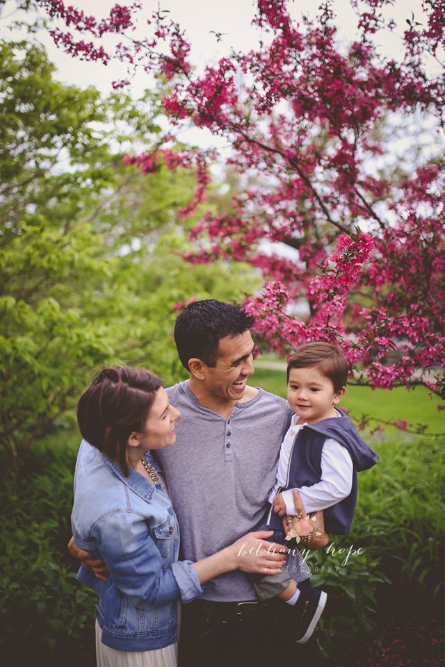 How is it that we always get the good-lookin families?! Not complaining ;) Another from the mommy+me sessions!