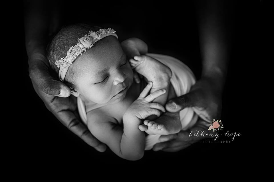 Meet Aubrey. Daddy's little lady <3 I have to say this is probably one of my favorites from this session-- a little different from my usual.. but i love it!