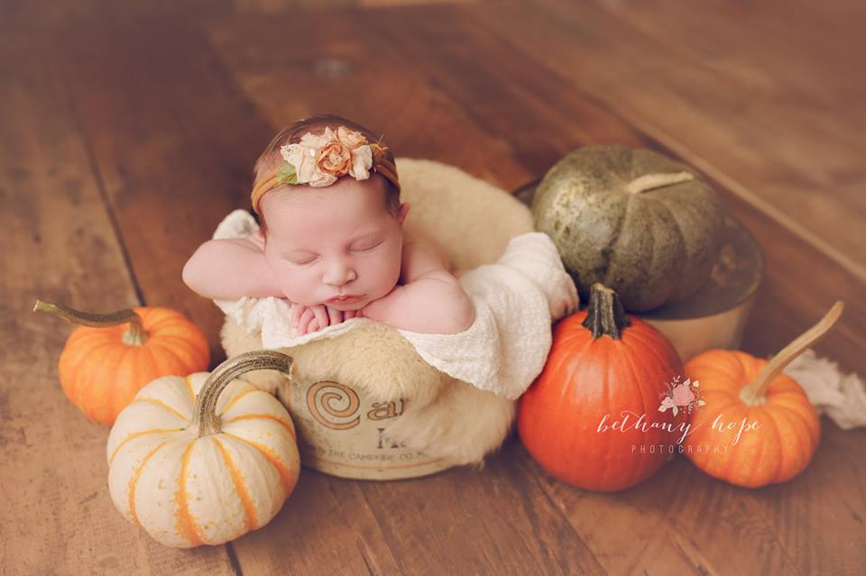 It's beginning to feel a lot like FALL :) This beautiful little lady is Raegan <3 Our second model from yesterday's mentoring session 