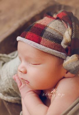 Loooong day of mentoring today with Stephanie- who flew in from Massachusetts to visit :) We had two sets of twins come into the studio for us- so needless to say we were sweaty and exhausted after all that shooting. Here is one of the sweet boys from today <3 hat <3 my new obsession right now!!