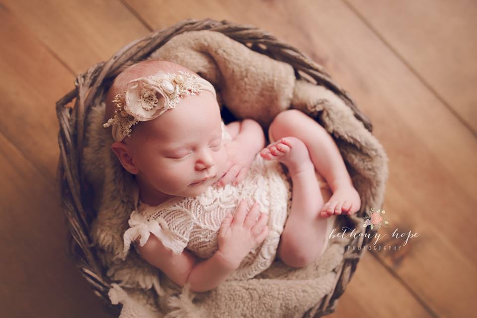 How gorgeous is this little lady?! another photog baby... so she better get used to being in front of the camera <3 