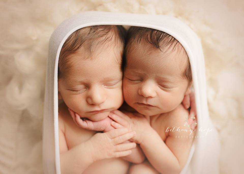 Bring me alllll the twins <3 <3 <3 These two were perfect!