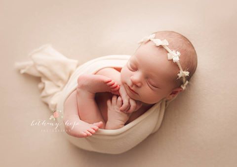 You just can't go wrong with a pretty baby in a white bucket. That's what I always say. ? 