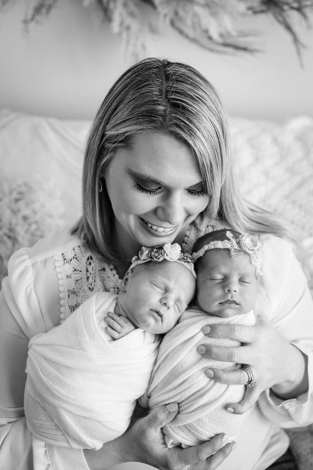 newborn session, mom and twin girls