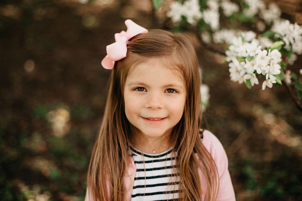 beautiful young girl at Chicago family photo shoot 