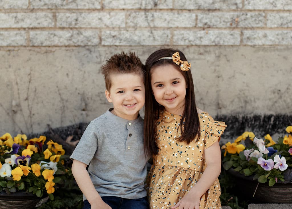 siblings outdoor family session 