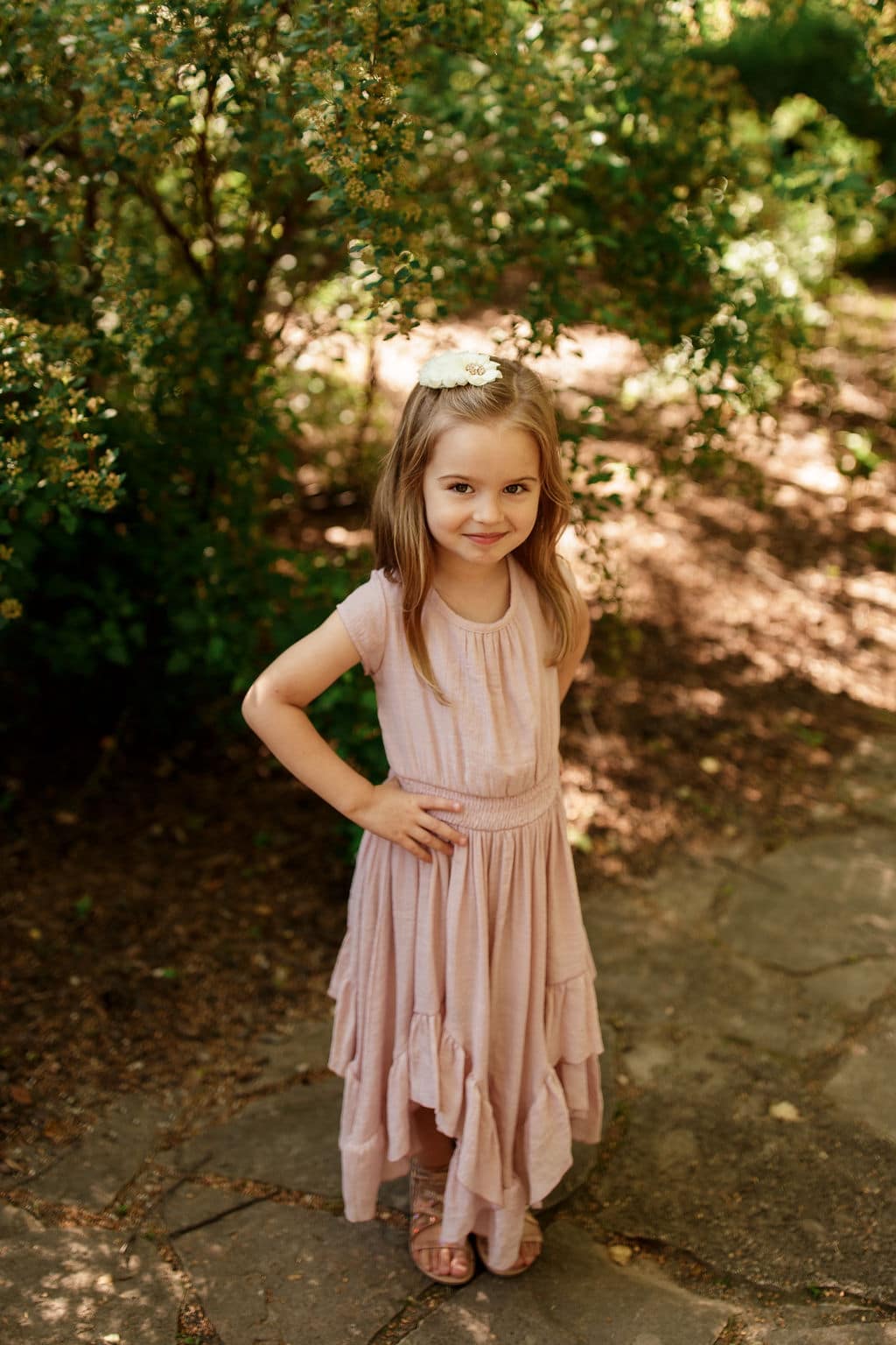 big sister in outdoor photo session