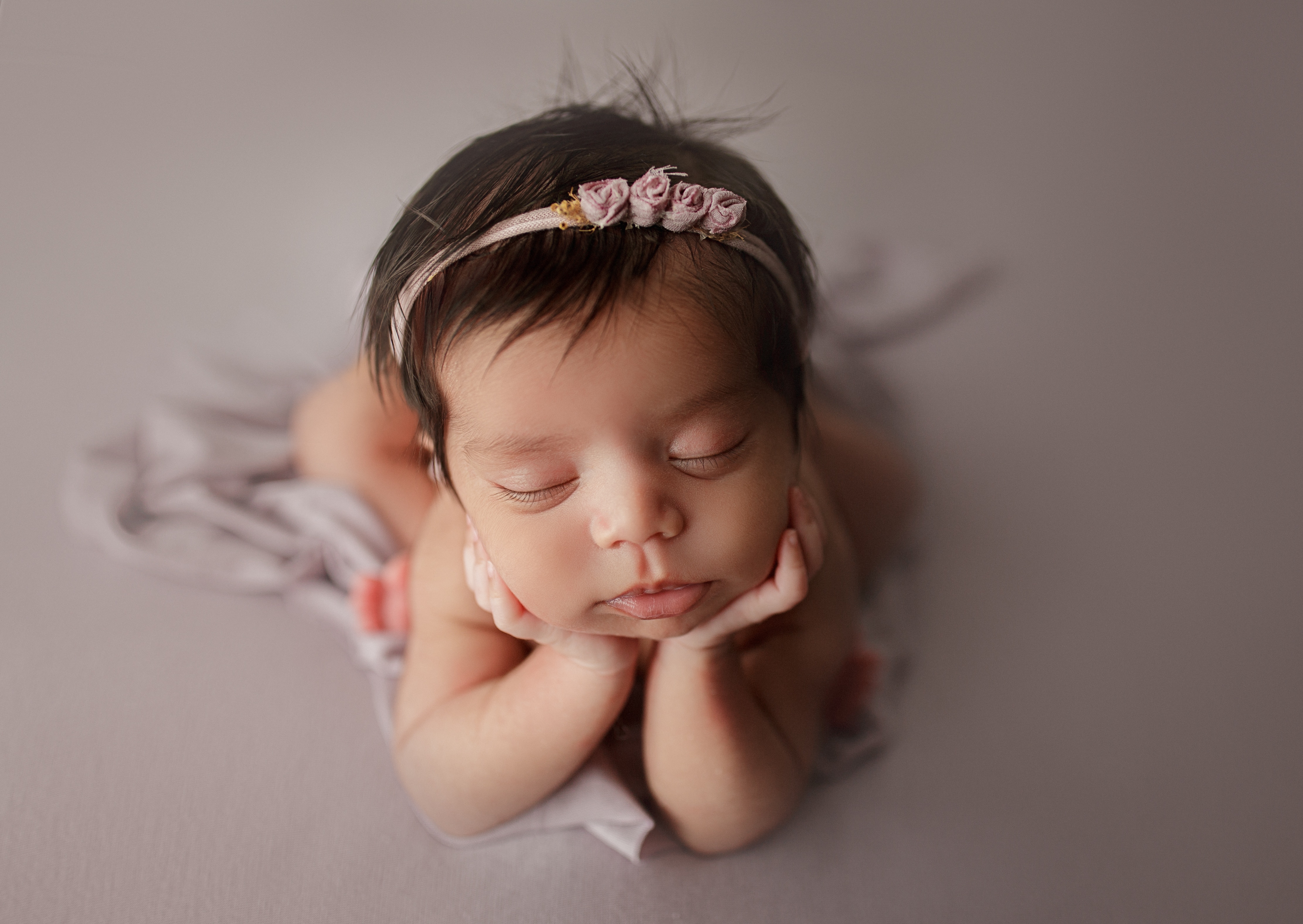 newborn baby girl froggy pose