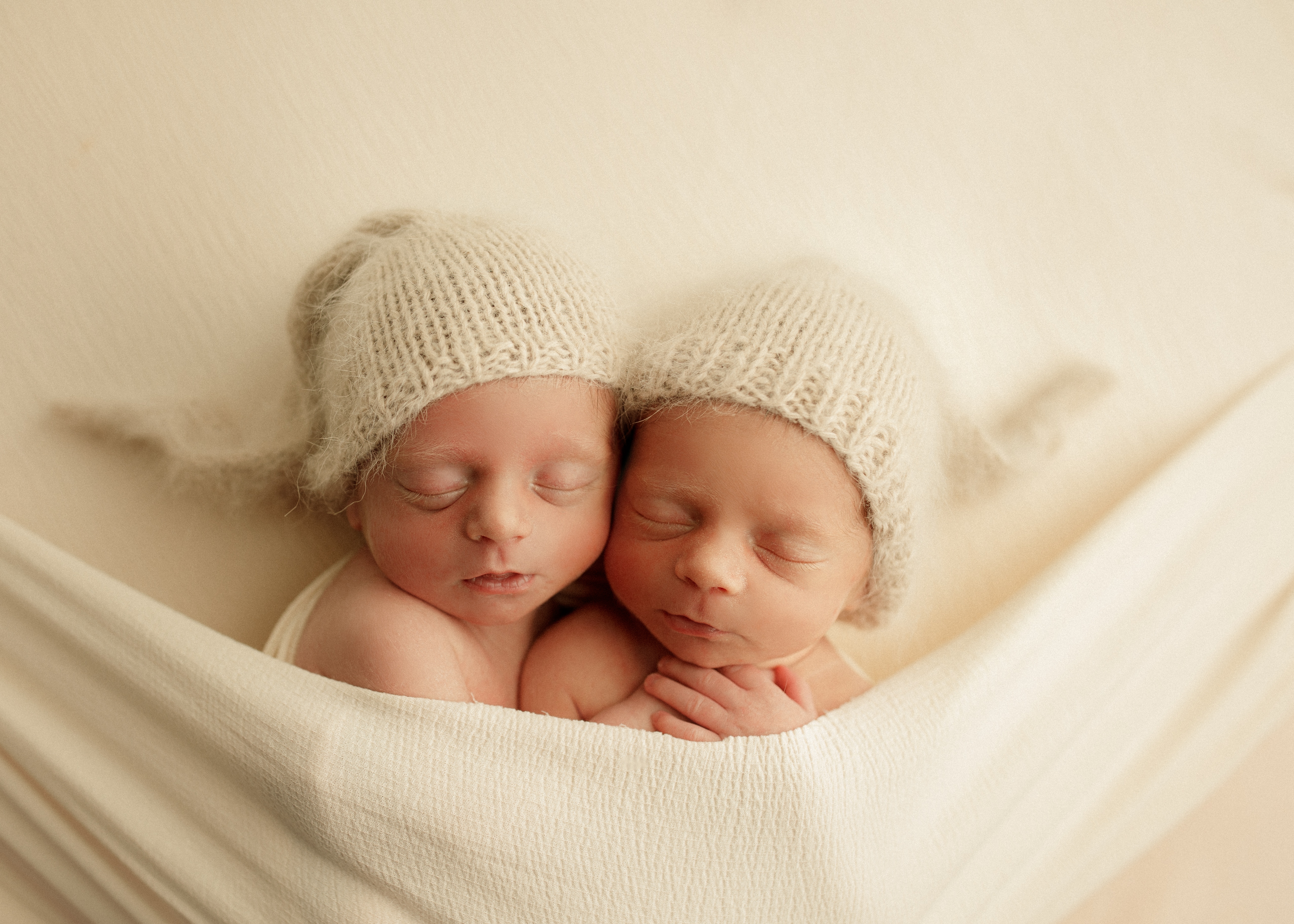 Kai & Quincy Twin Newborn Photos – CT Newborn Photography