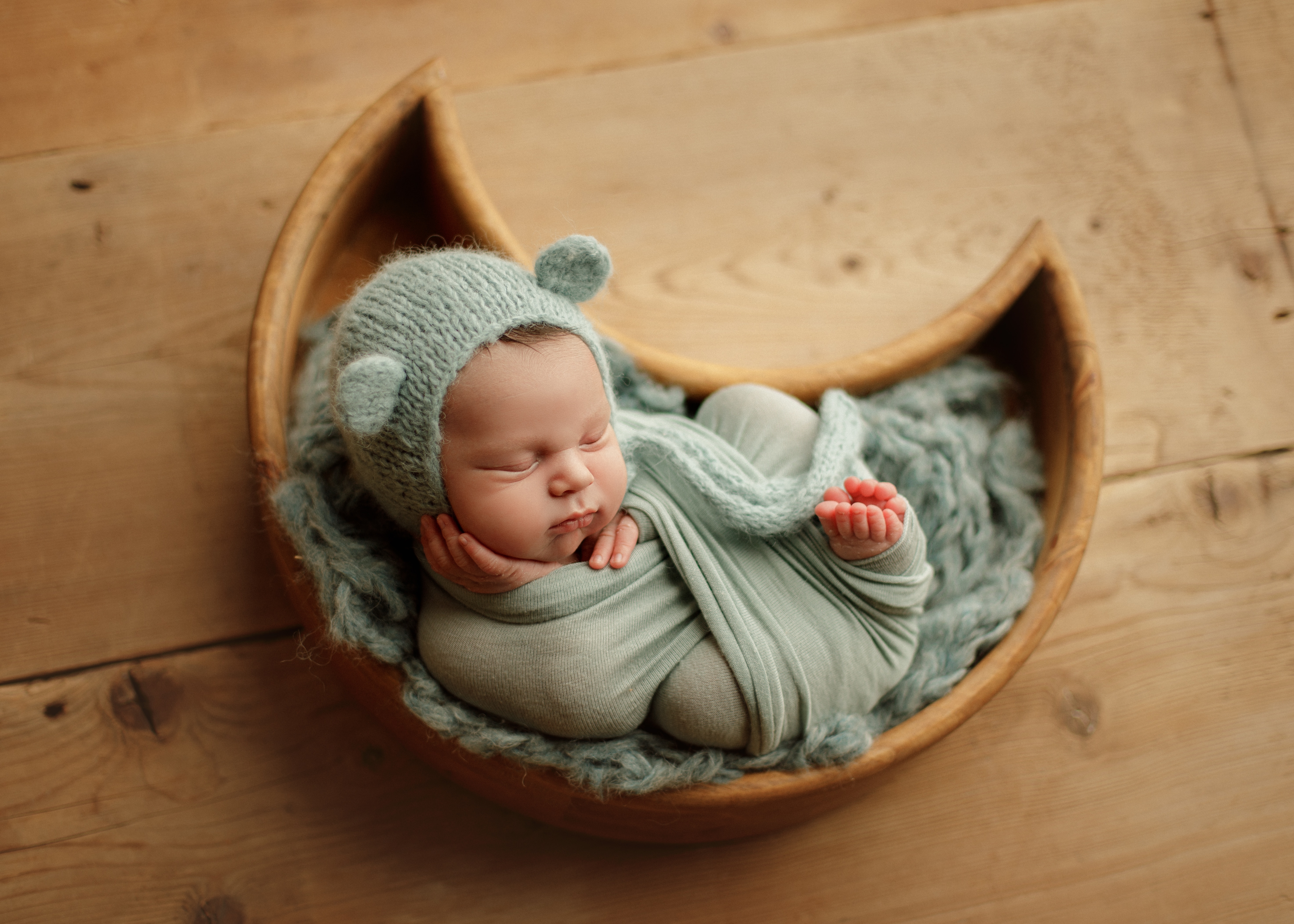 moon basket pose, Chicago newborn