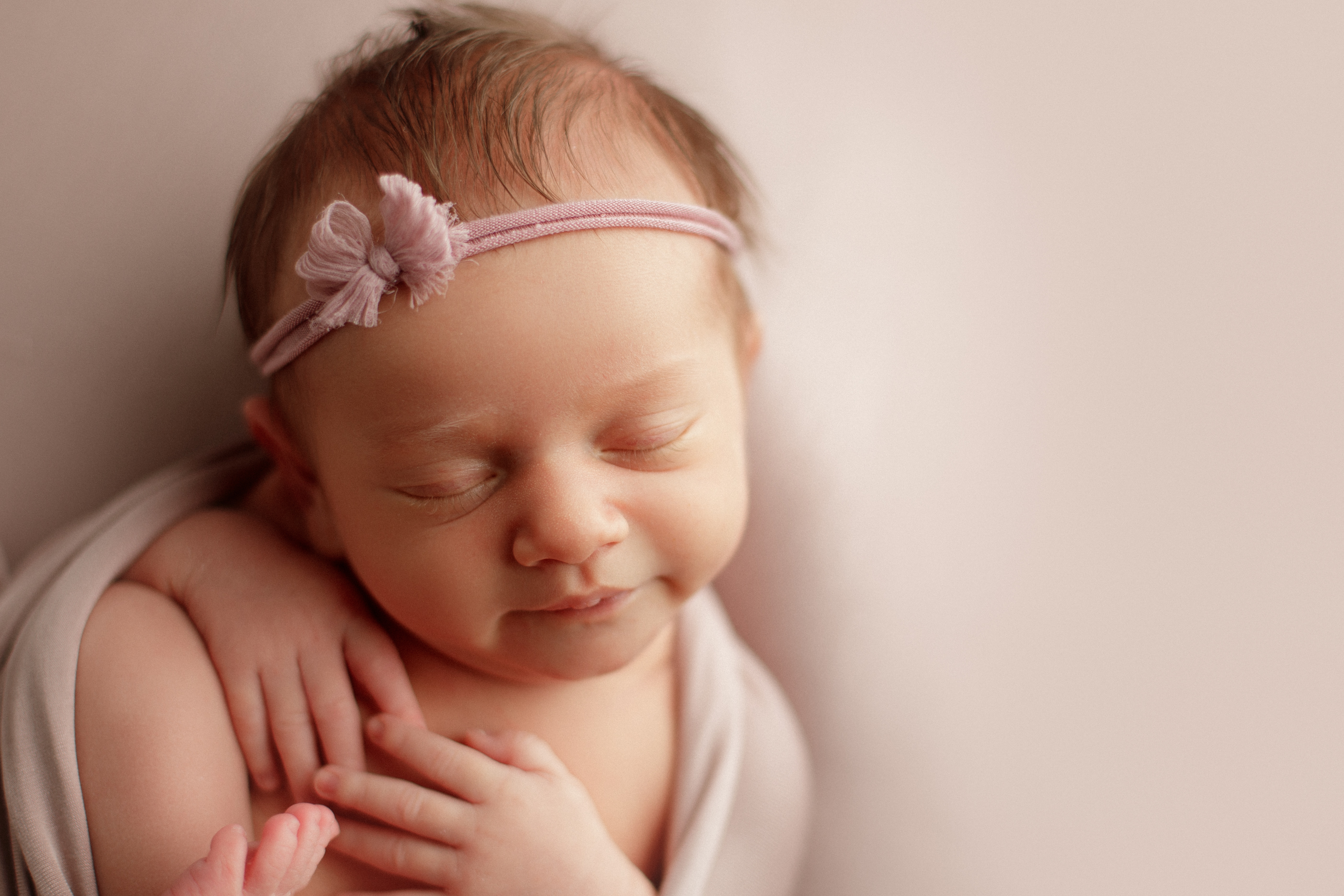 bean bag pose newborn photographer Chicago