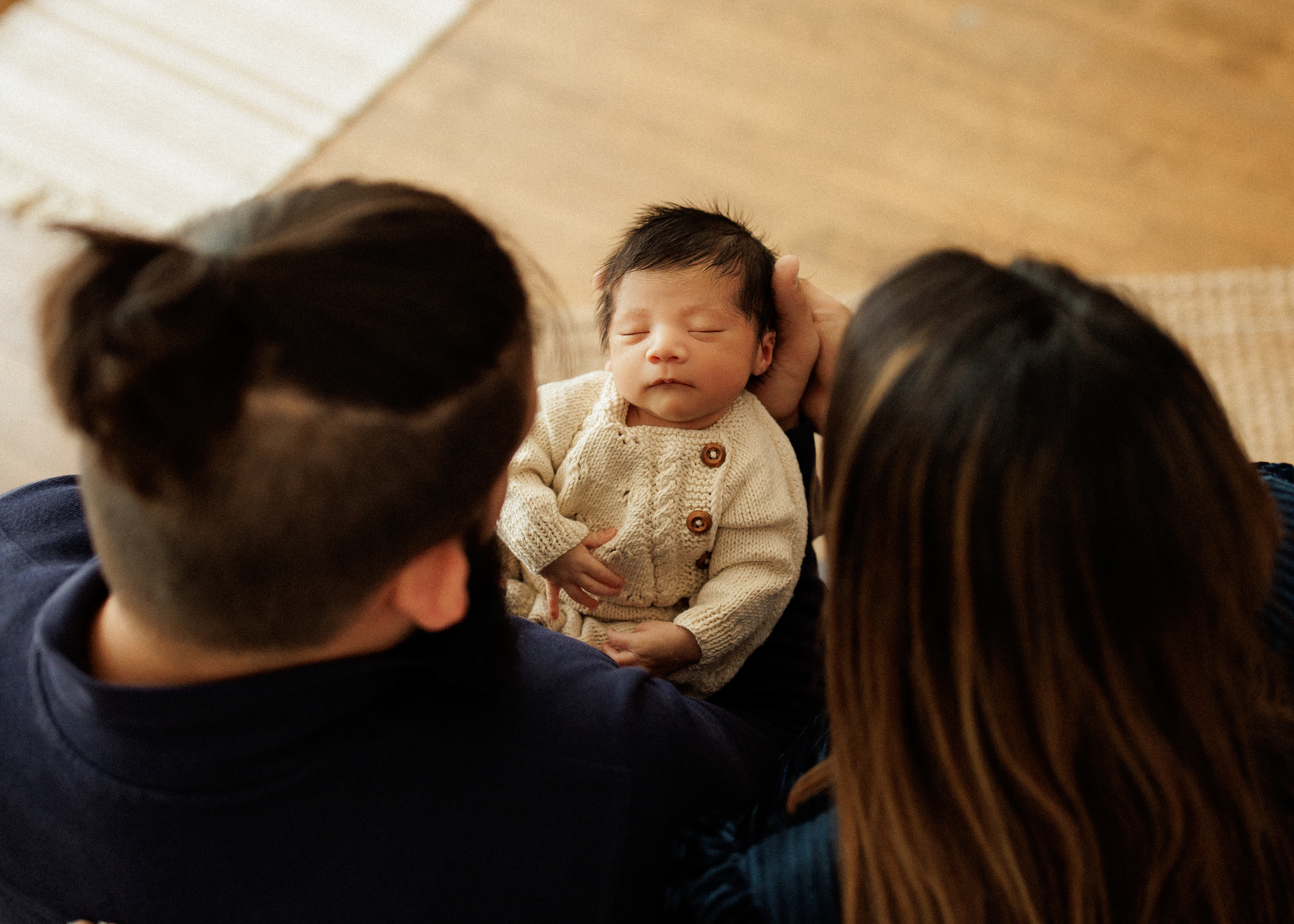 parents with newborn, photo shoot Chicgao