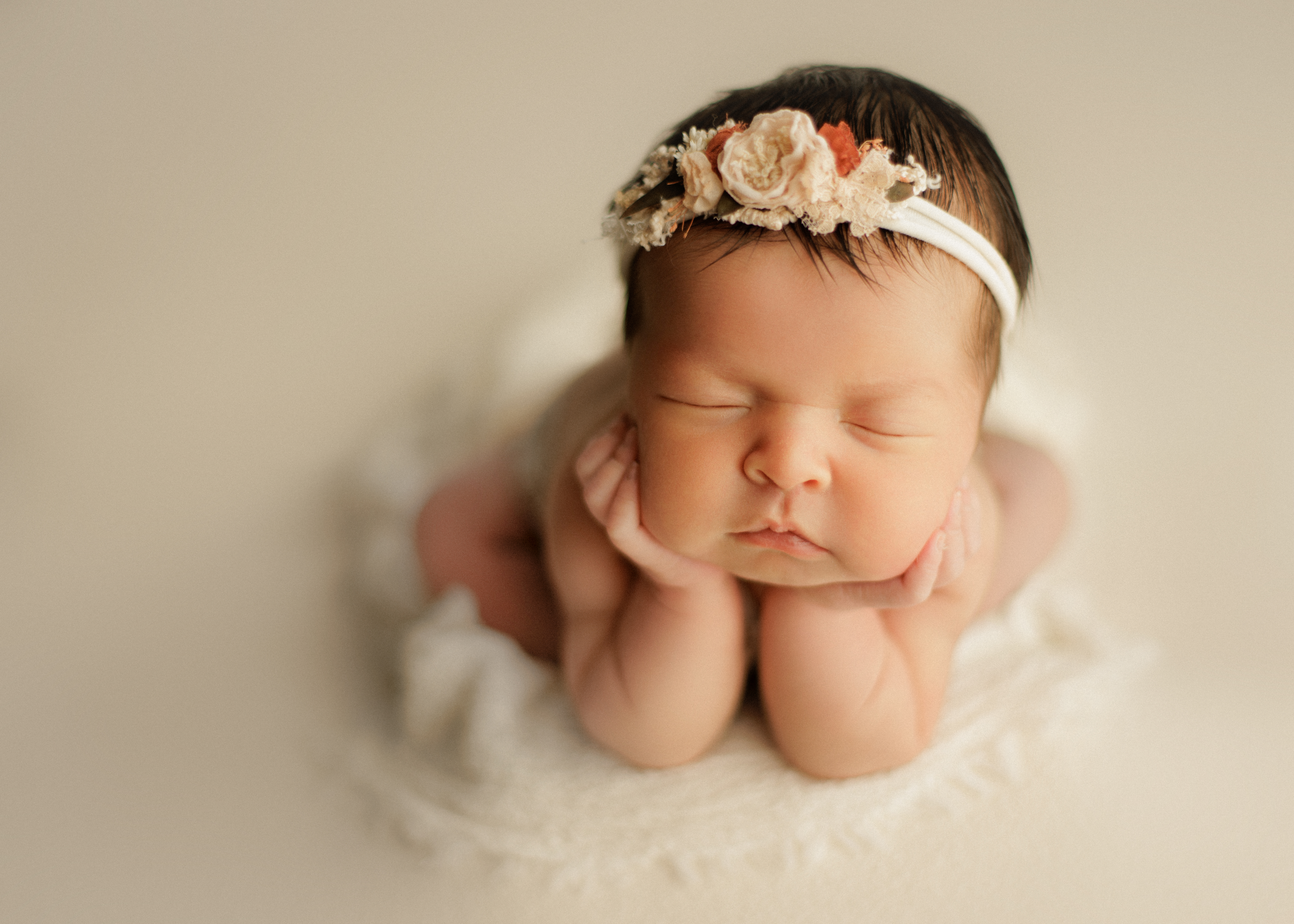 froggy pose Chicago newborn photography