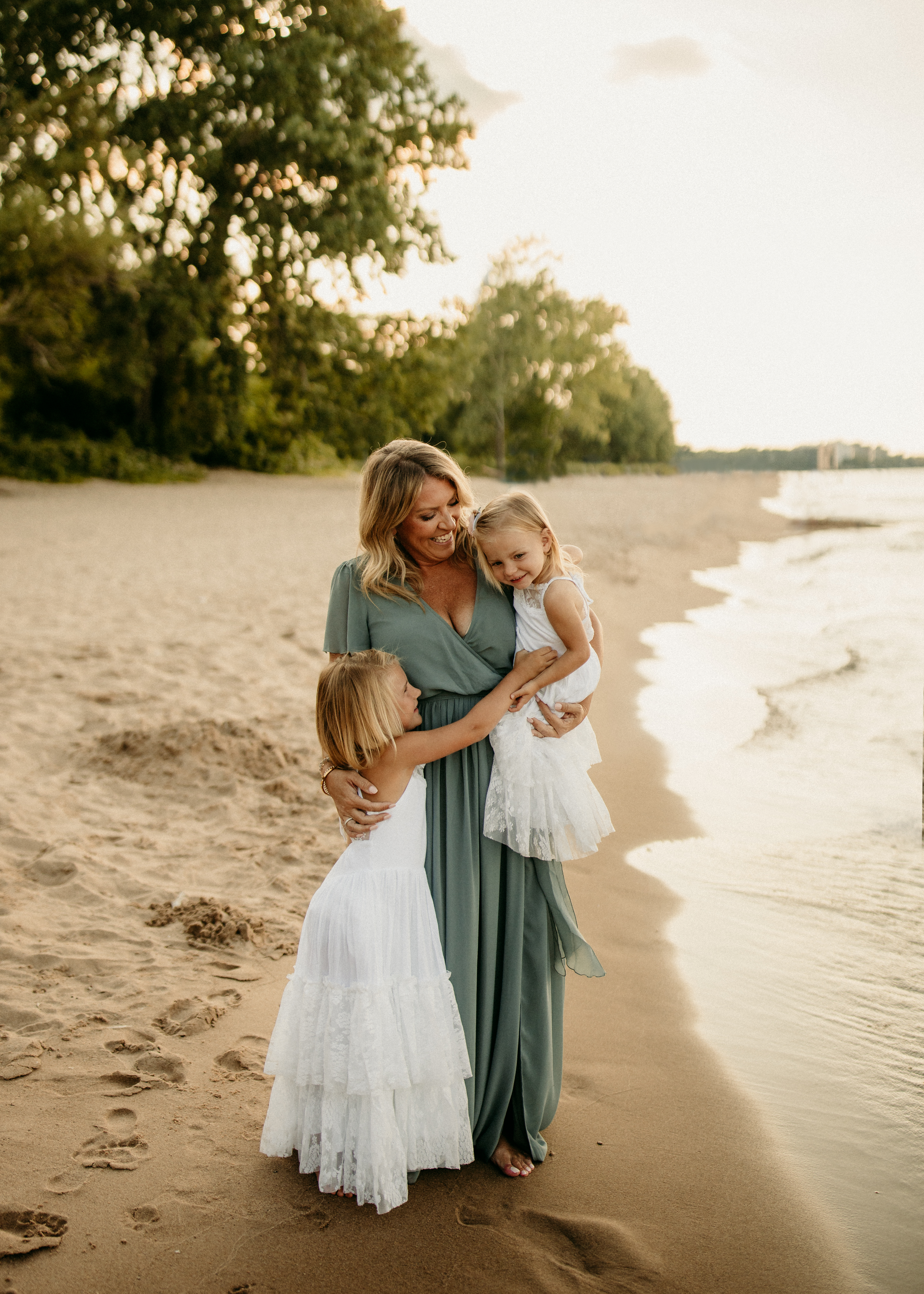 Lake Michigan mommy and me photo shoot