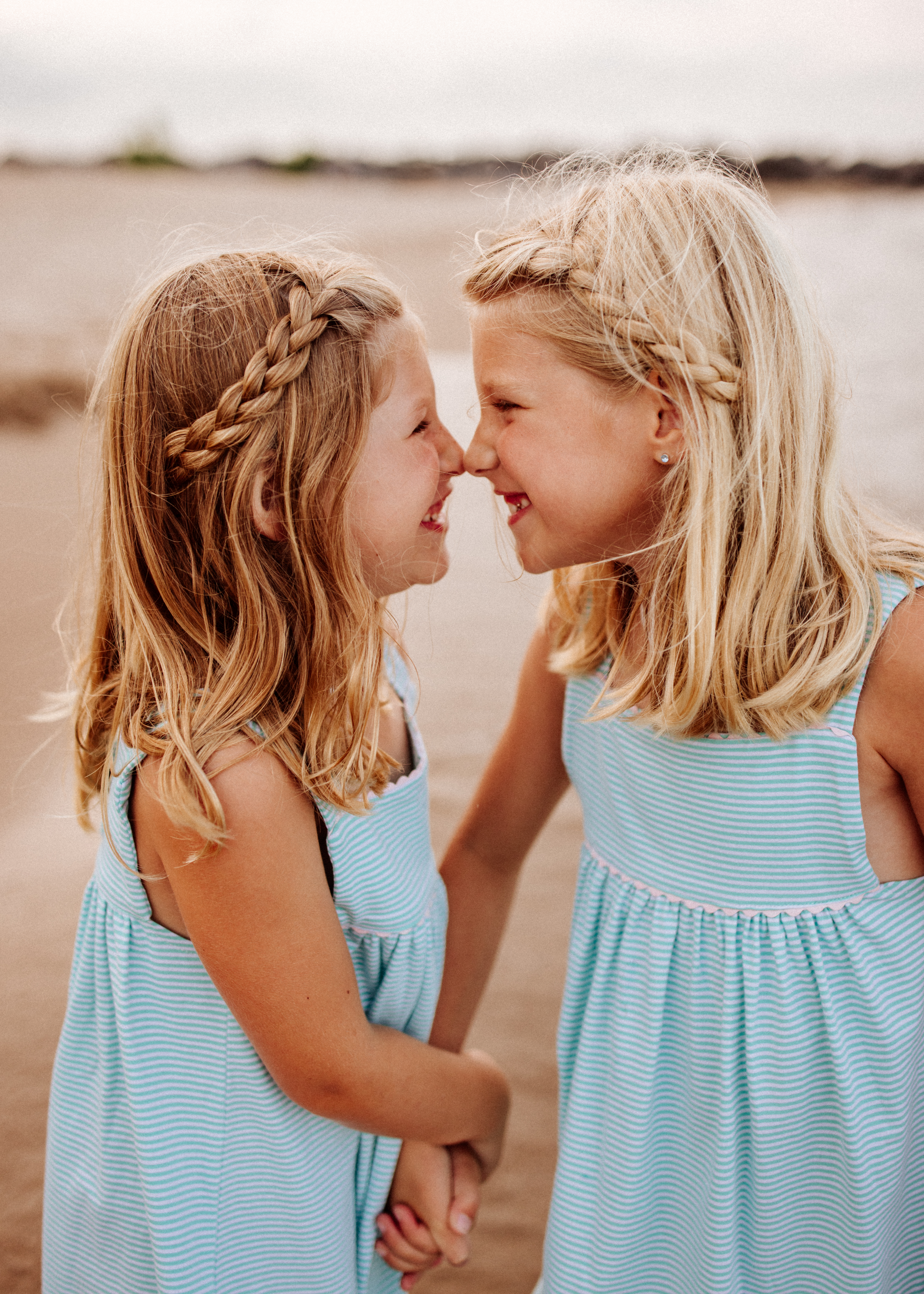 siblings along the shores of Lake Michigao