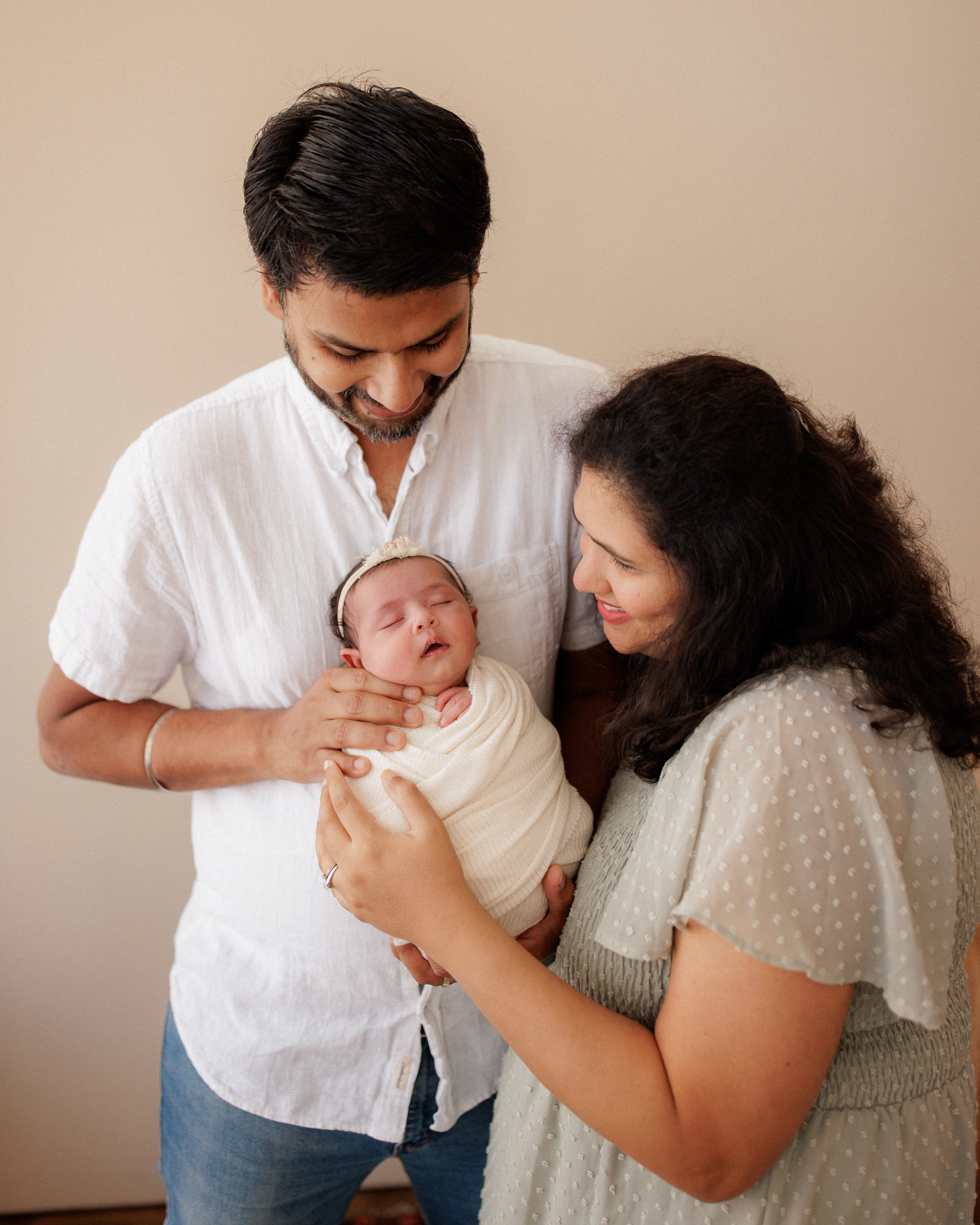 family newborn photo shoot Chicago